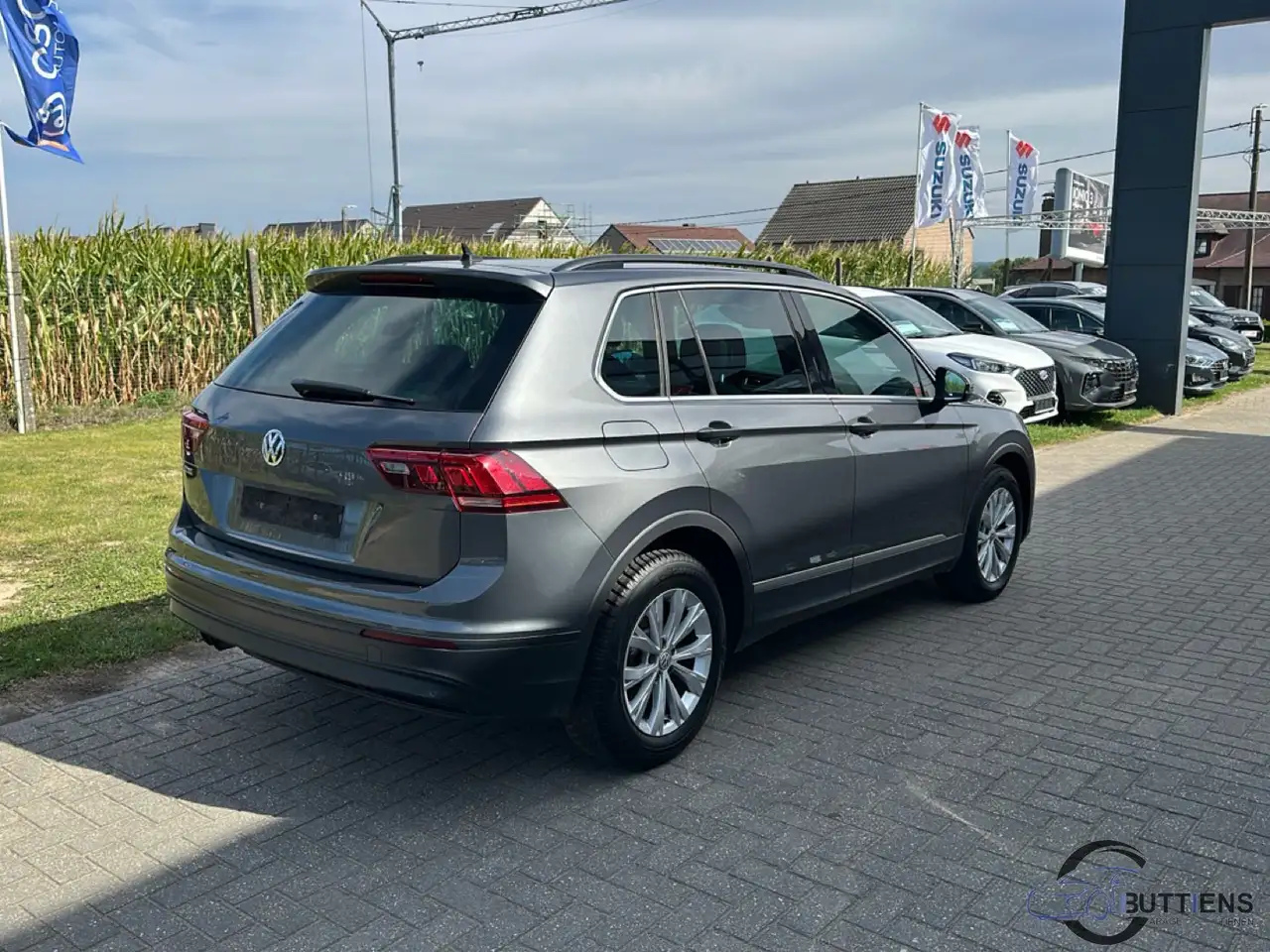 Volkswagen Tiguan - 5