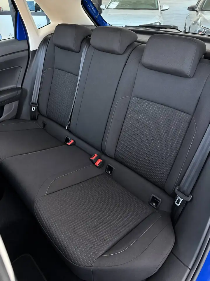 Volkswagen Polo - 11