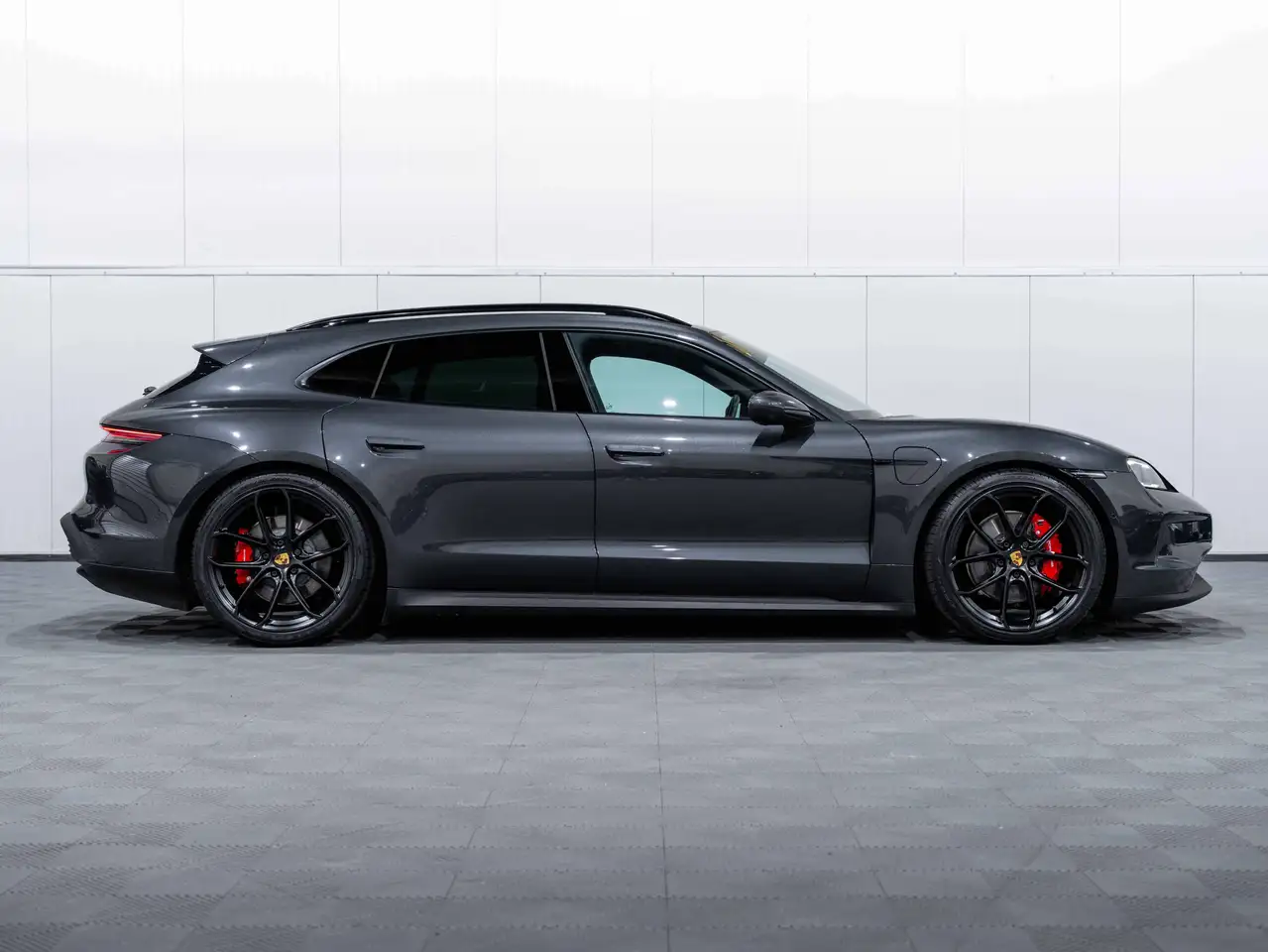 Porsche Taycan - 5