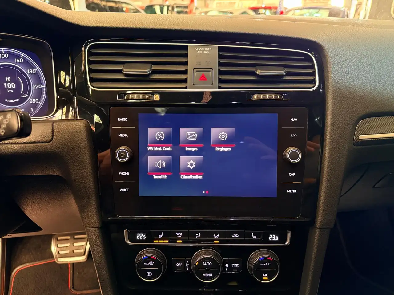Volkswagen Golf - 26