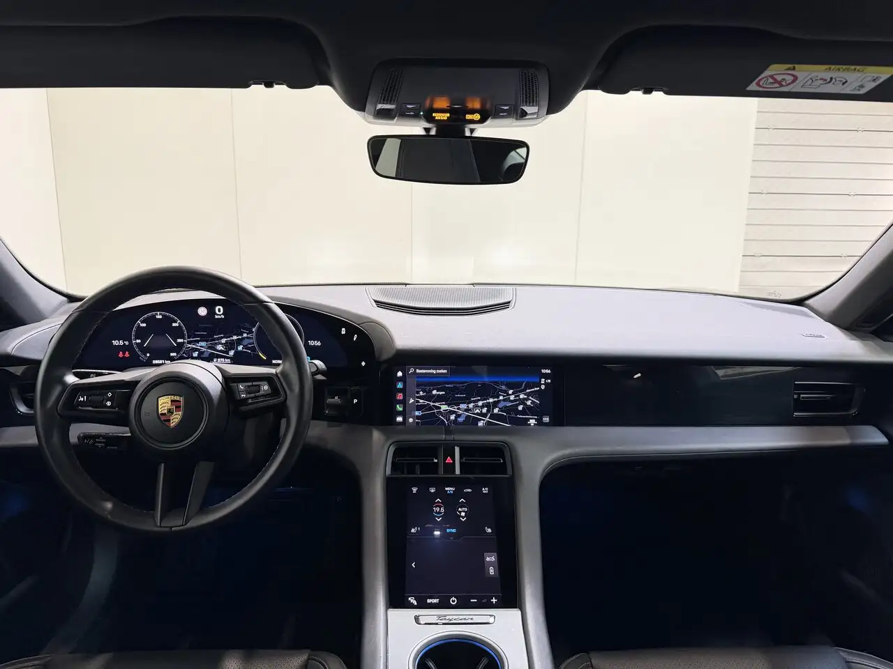 Porsche Taycan - 11