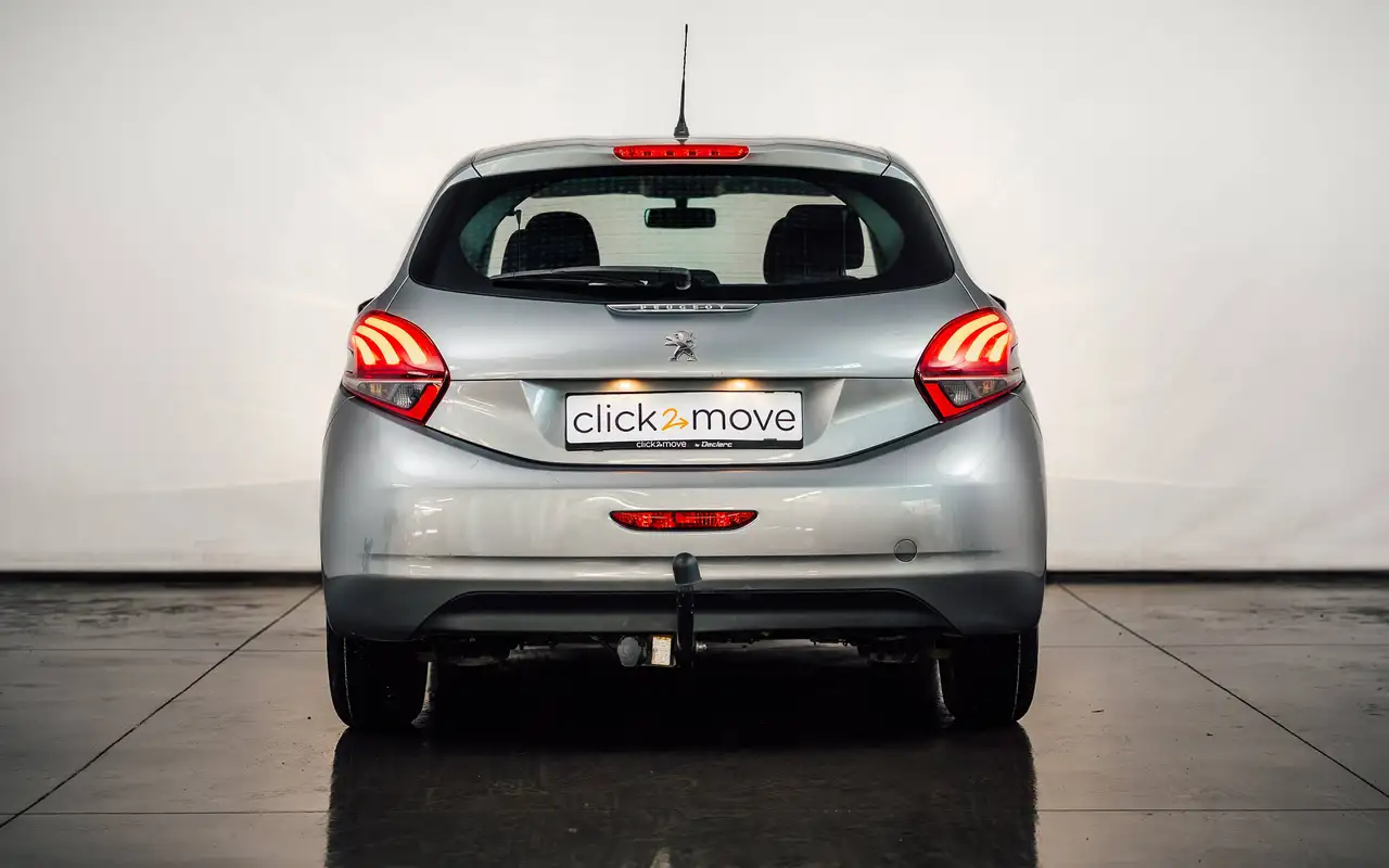Peugeot 208 - 5
