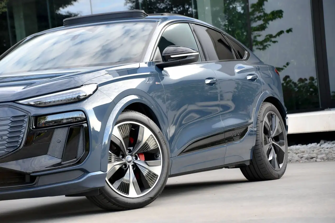 Audi Q6 e-tron - 5