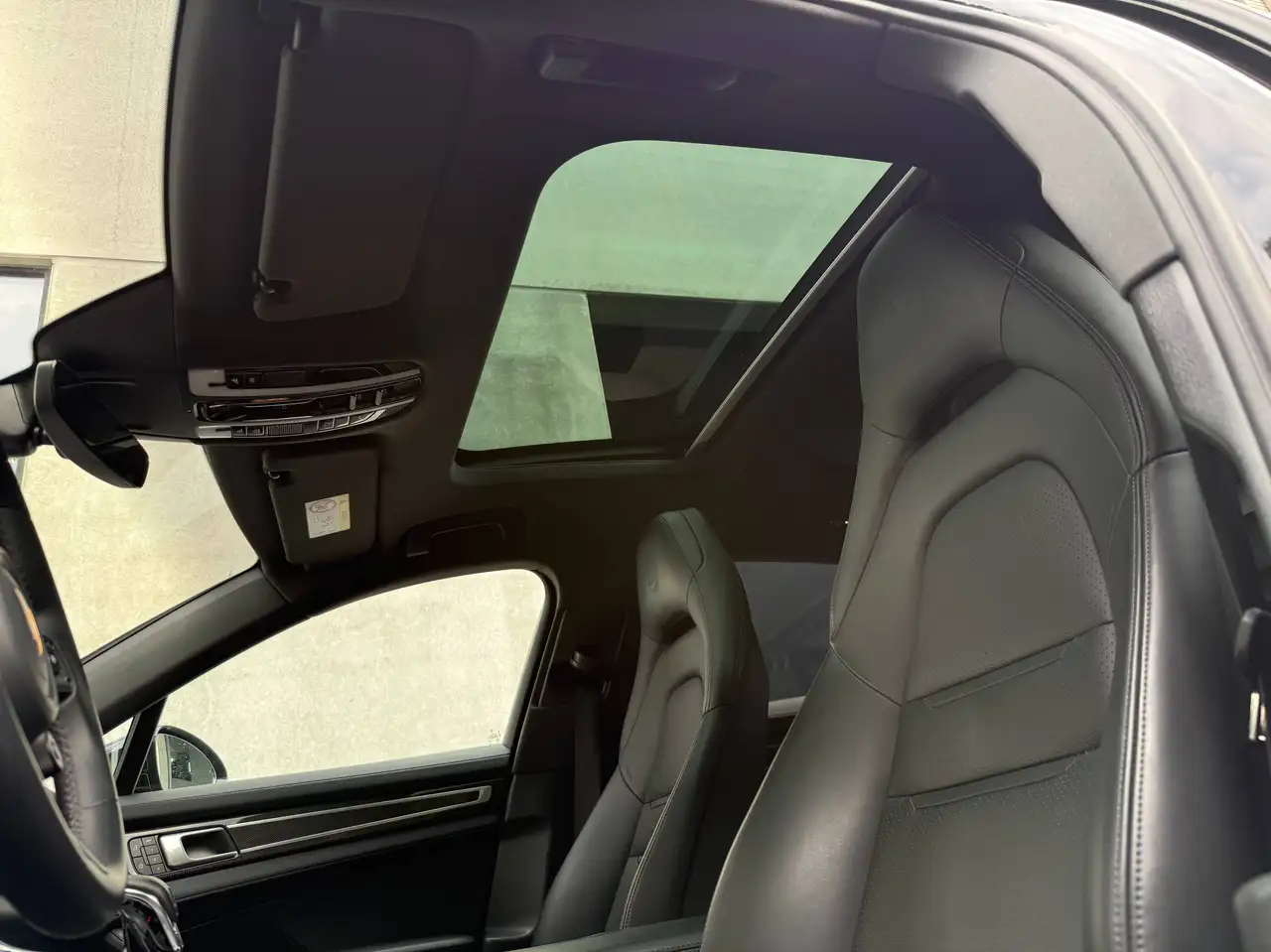 Porsche Panamera - 4