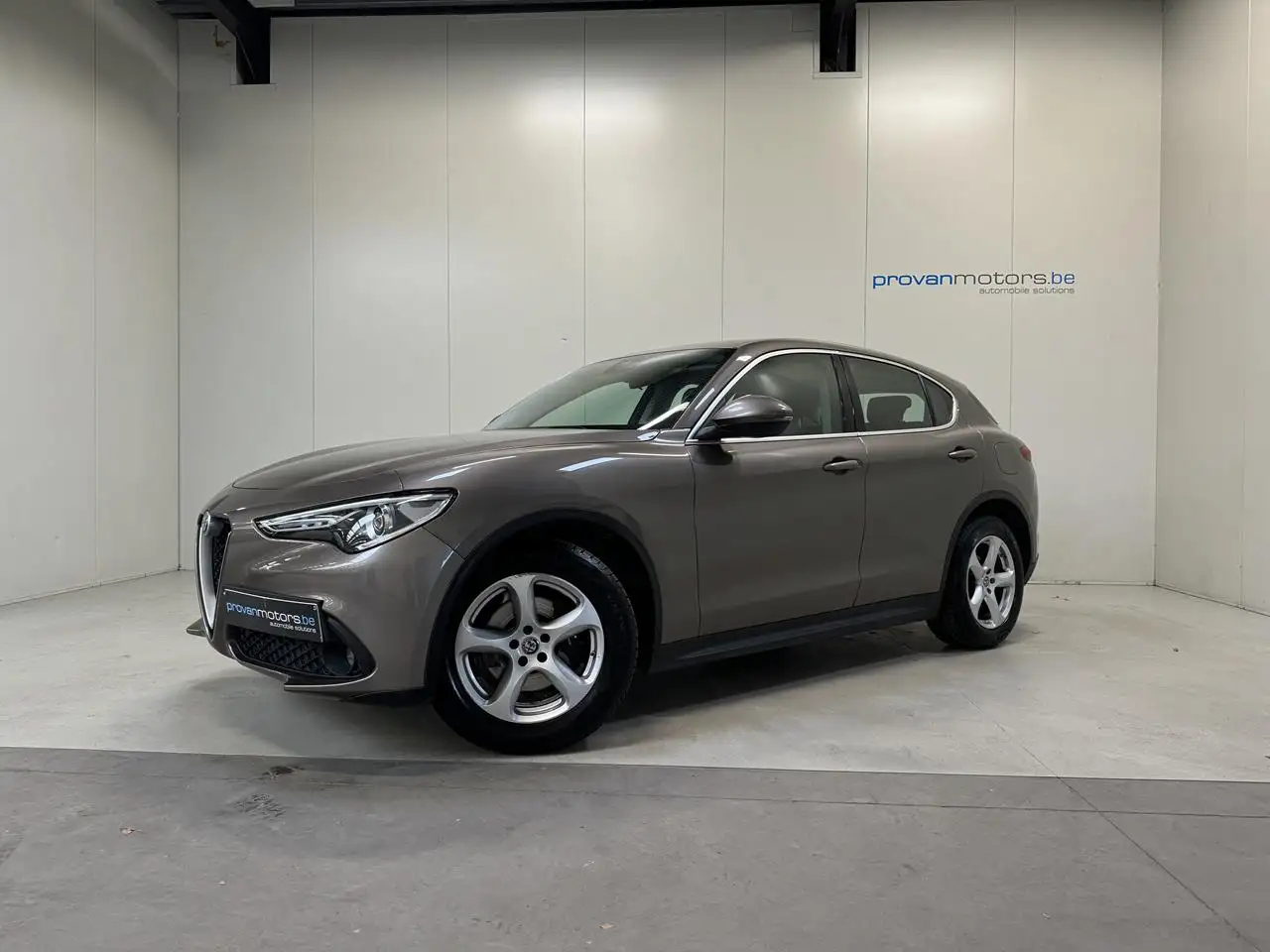 Alfa Romeo Stelvio - 4