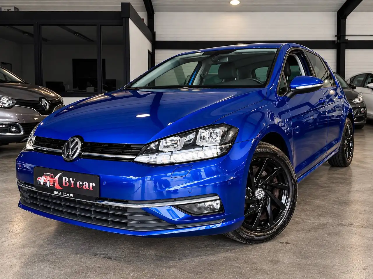 Volkswagen Golf - 1