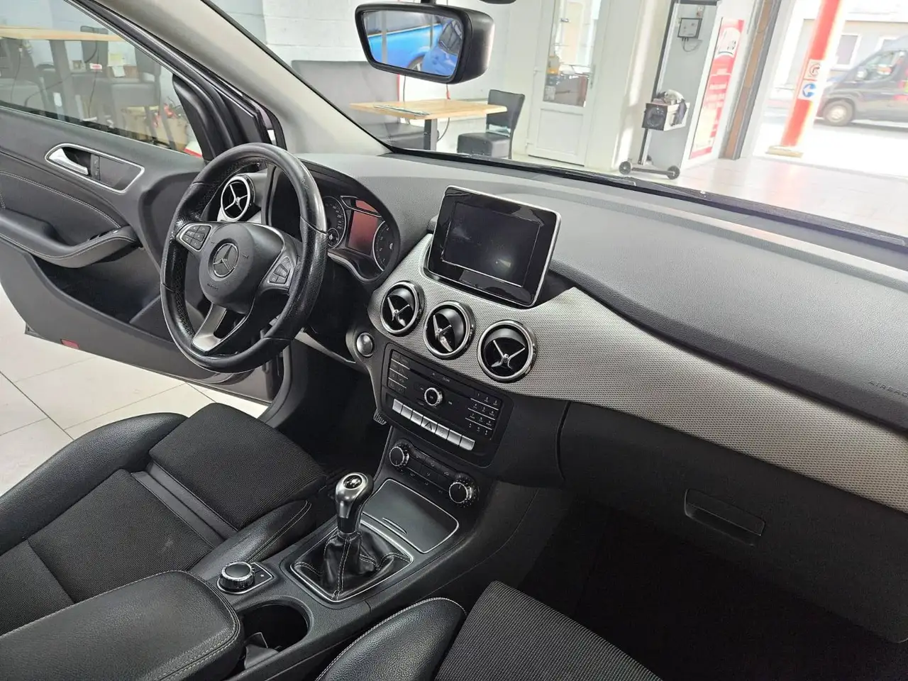 Mercedes-Benz B 200 - 11
