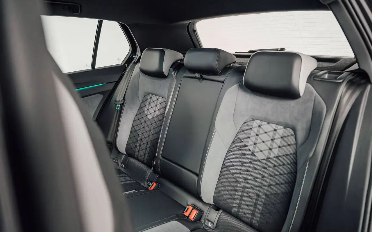 Volkswagen Golf - 9