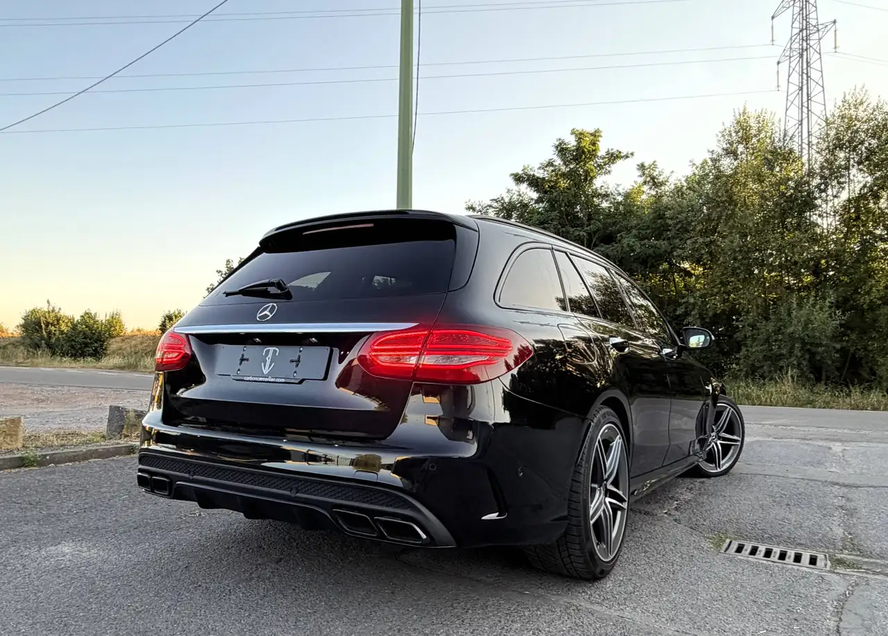 Mercedes-Benz C 63 AMG - 11