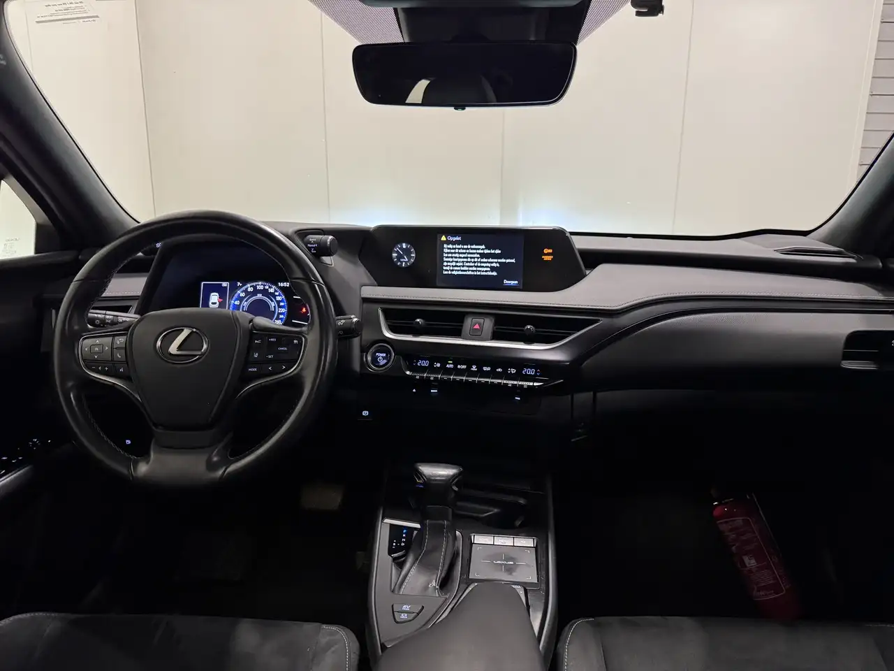 Lexus UX 250h - 10