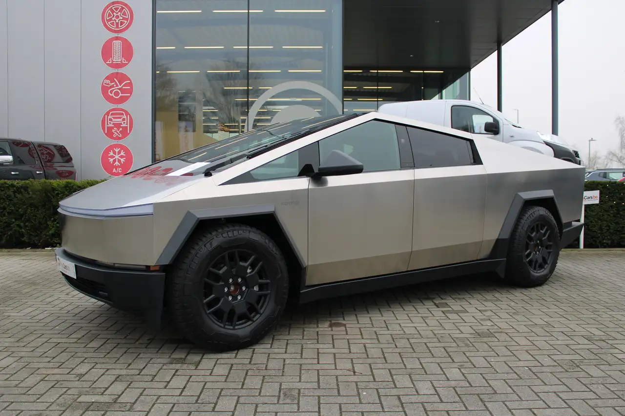 Tesla Cybertruck - 2