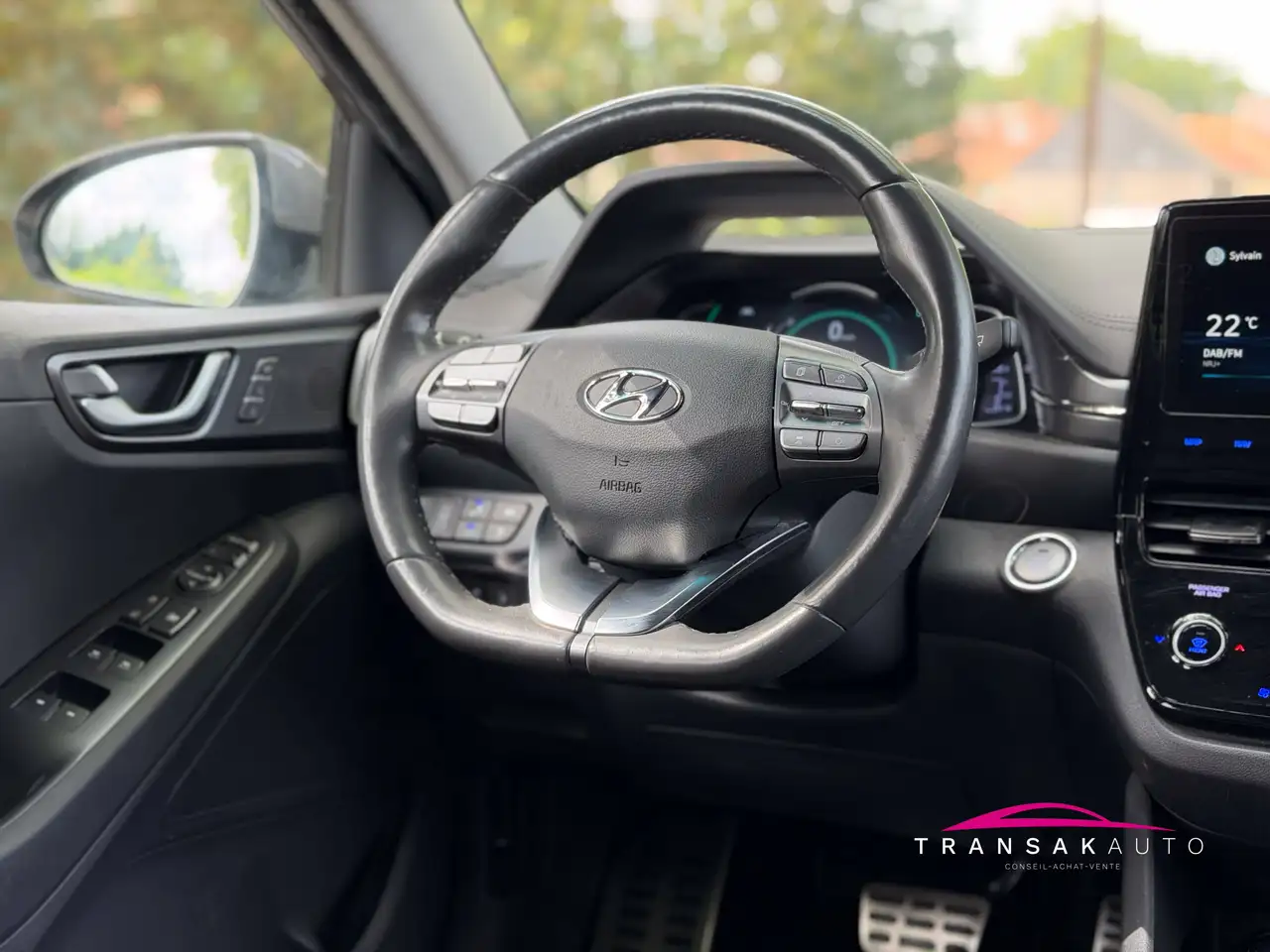 Hyundai IONIQ - 10