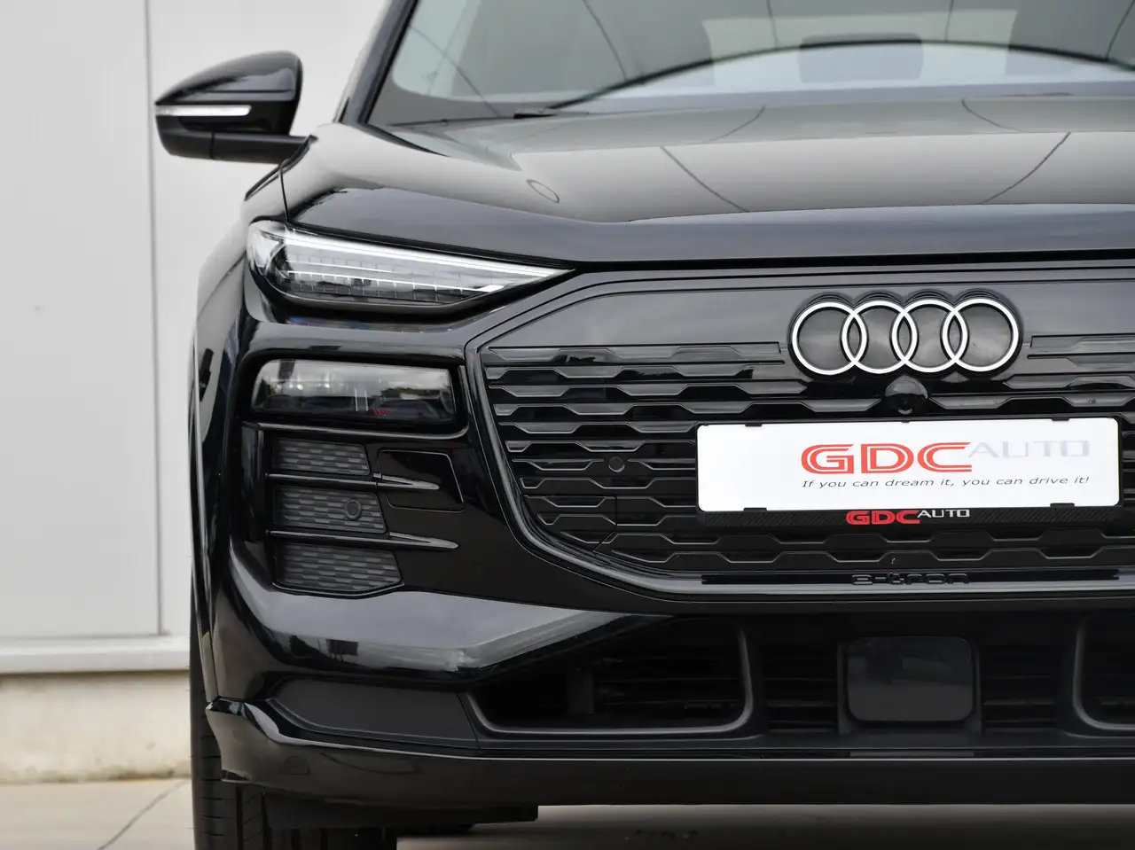 Audi Q6 e-tron - 11
