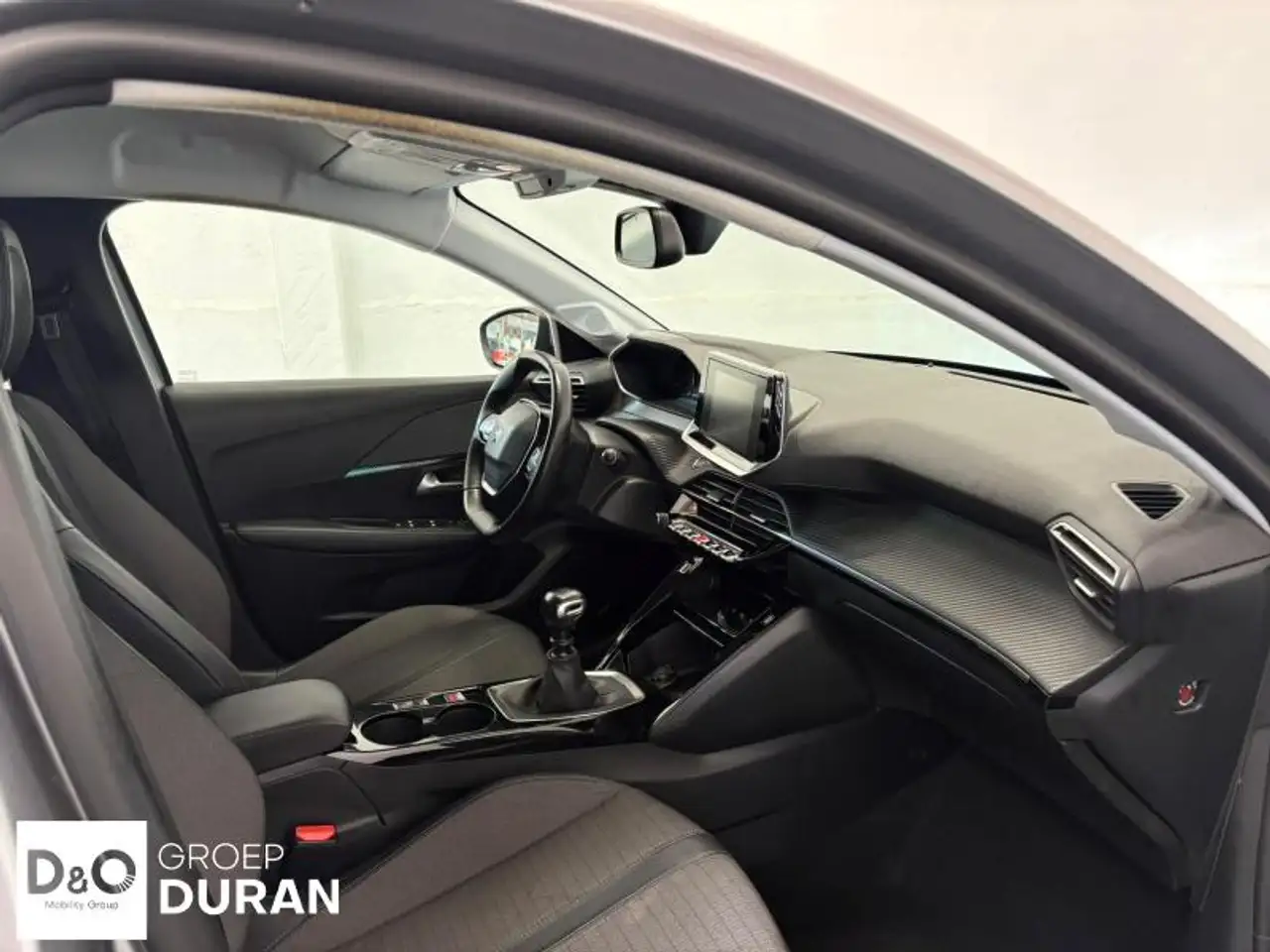 Peugeot 208 - 10