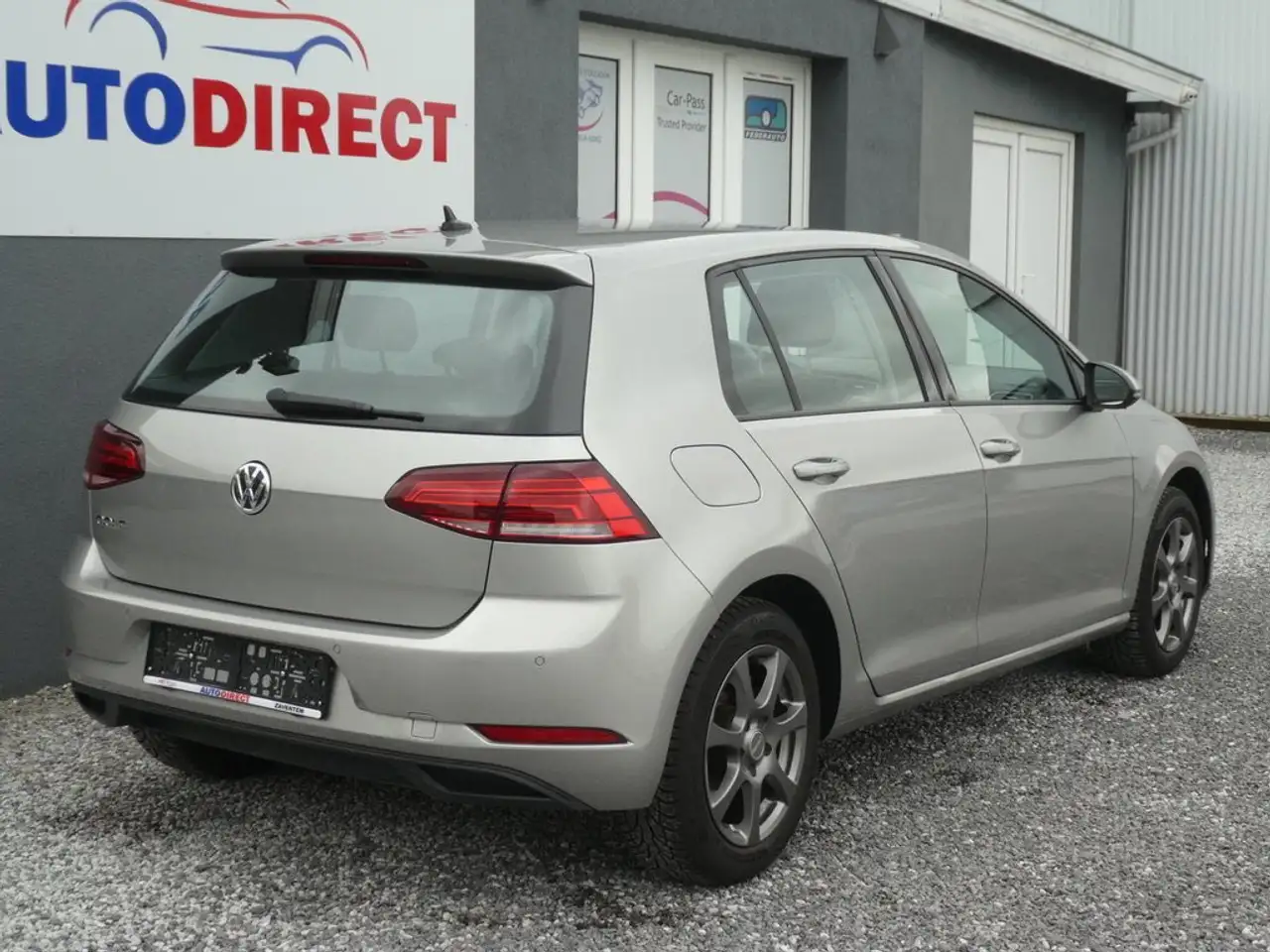 Volkswagen Golf - 4