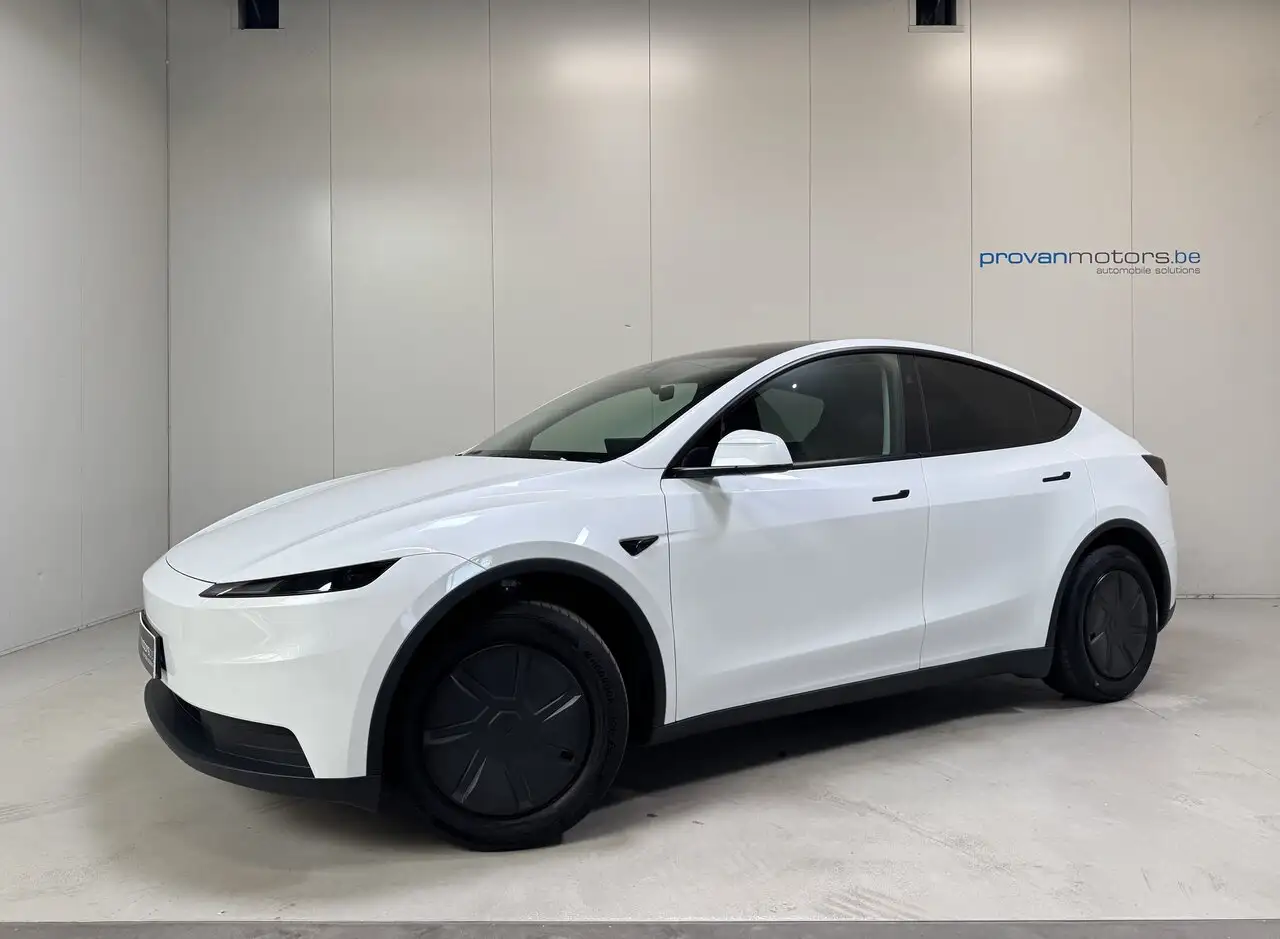 Tesla Model Y - 4