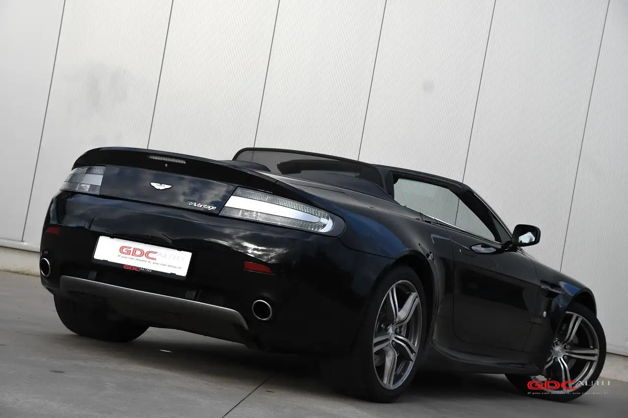 Aston Martin Vantage - 3