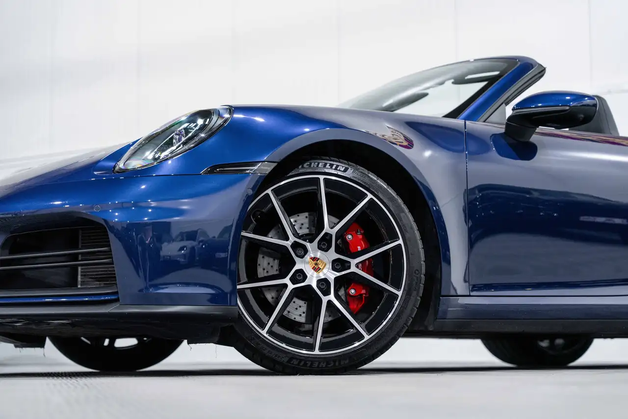 Porsche 992 - 8