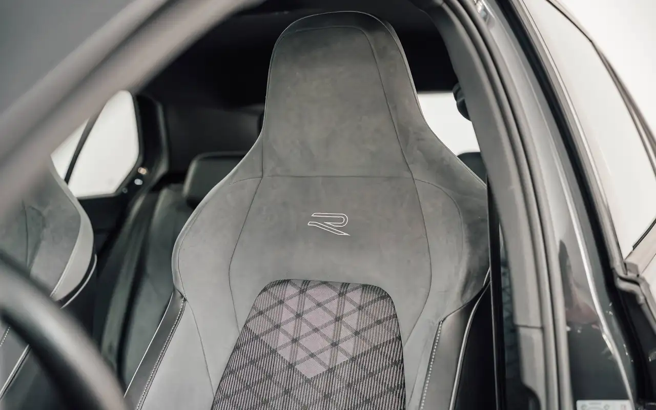 Volkswagen Golf - 11