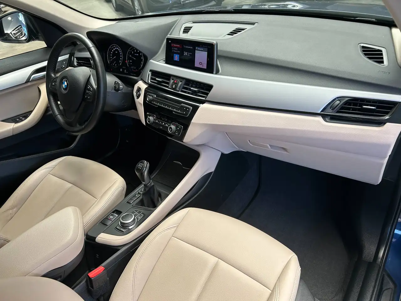 BMW X1 - 10