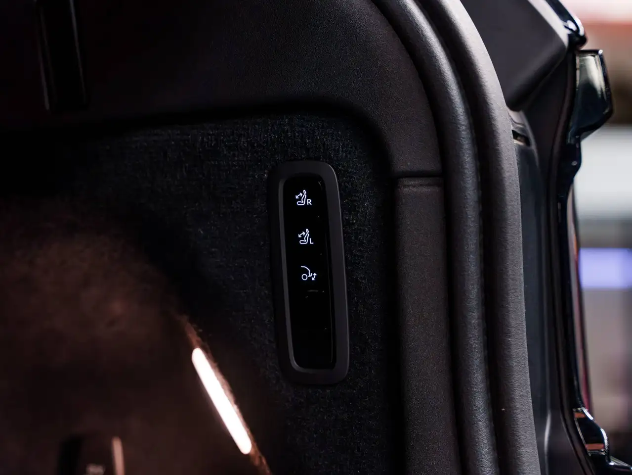 Volvo EX90 - 8