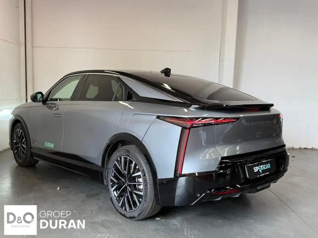 DS Automobiles N°8 - 4
