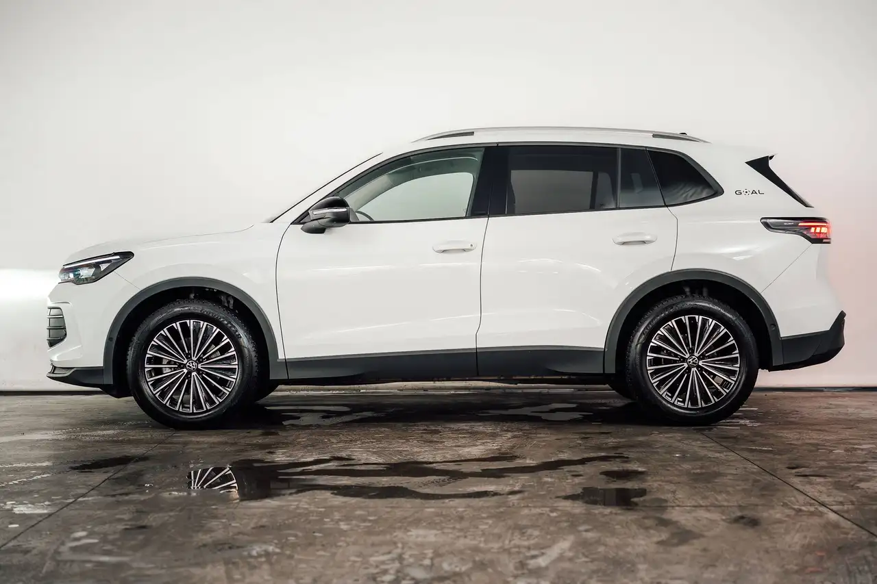 Volkswagen Tiguan - 2