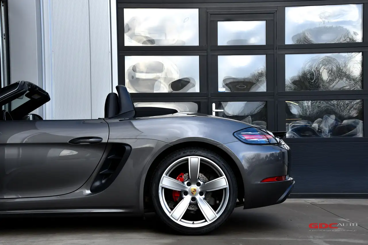 Porsche Boxster - 12