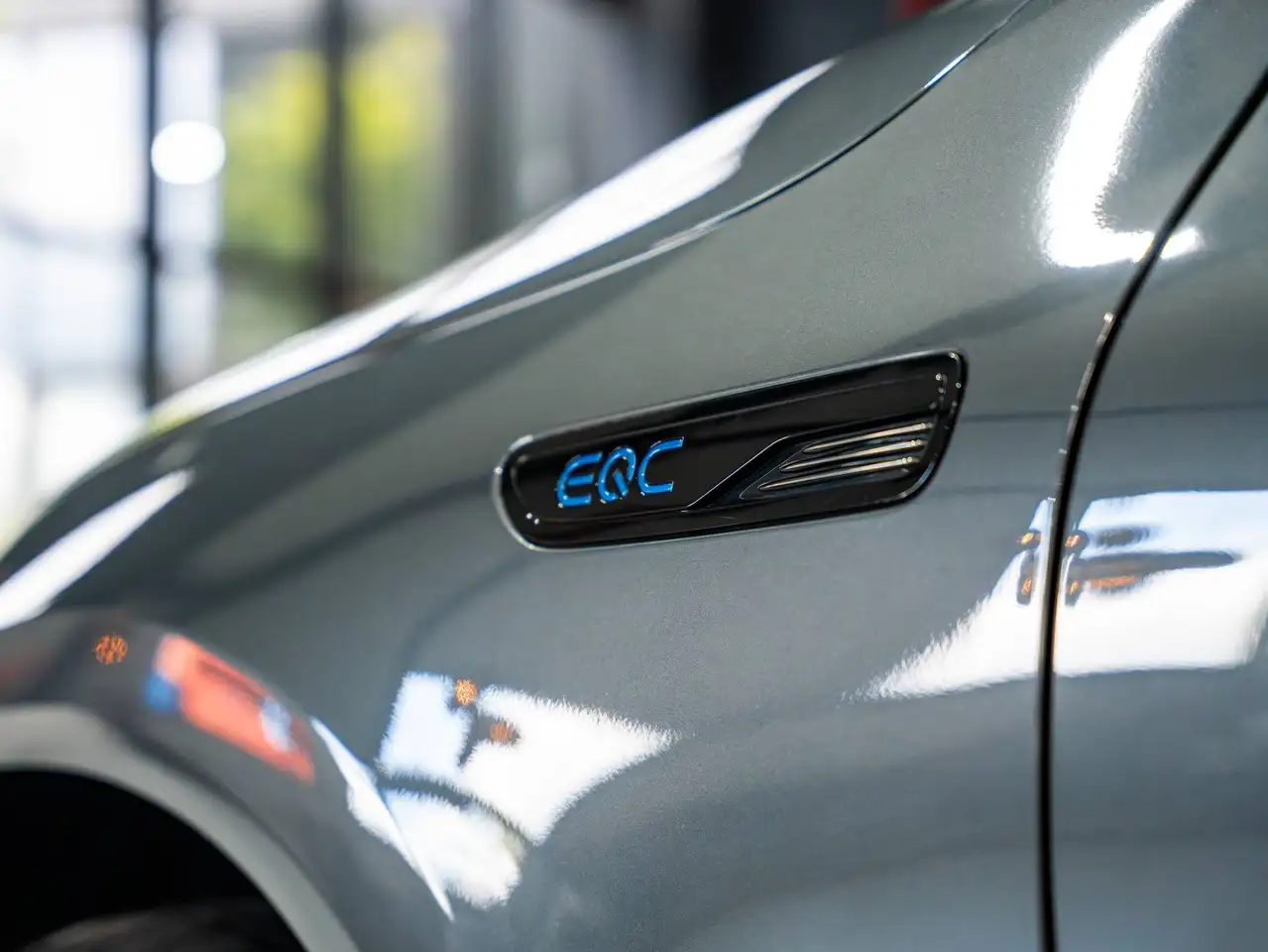 Mercedes-Benz EQC 400 - 11