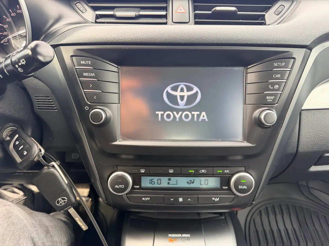 Toyota Avensis - 10
