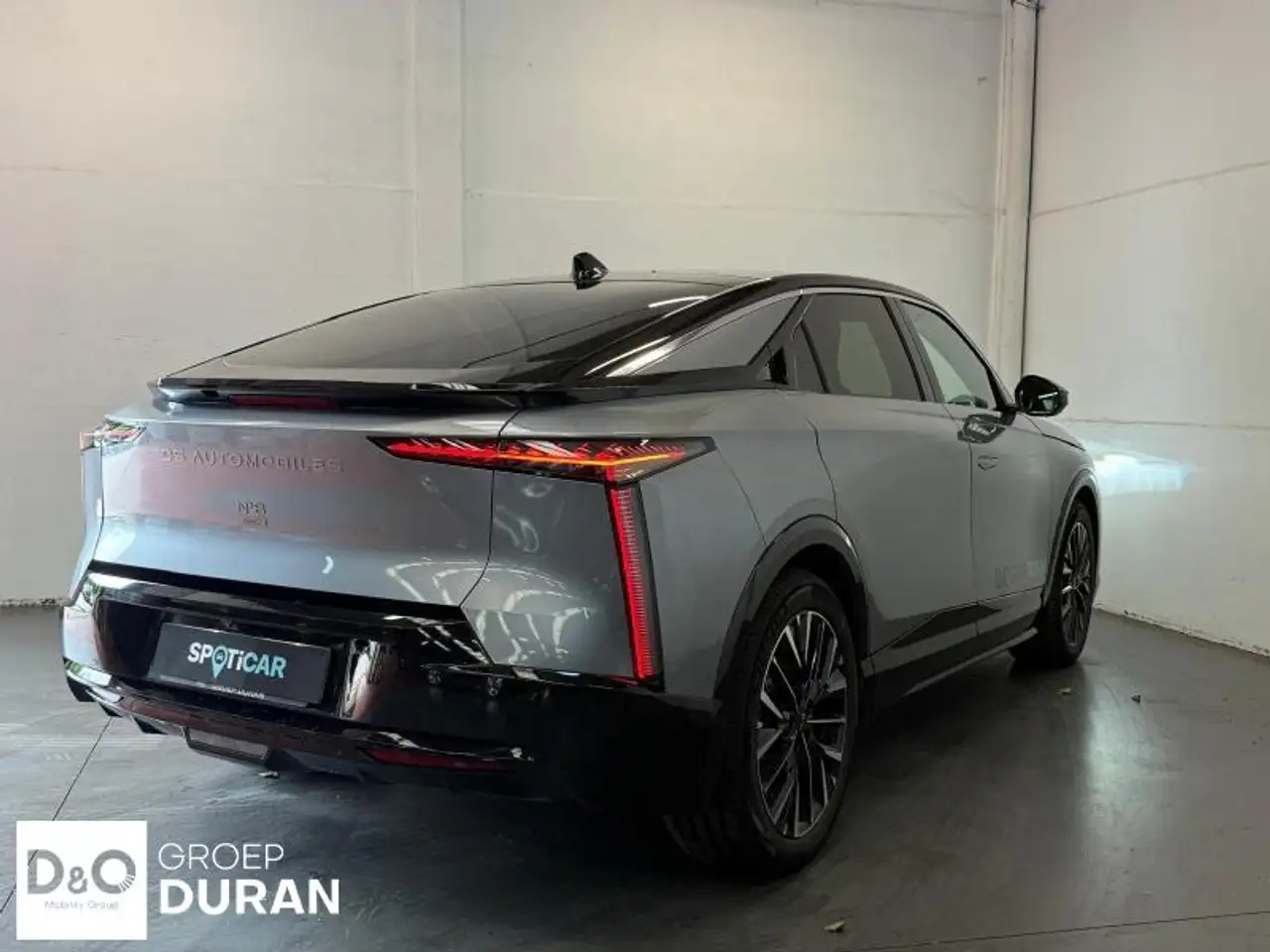 DS Automobiles N°8 - 7