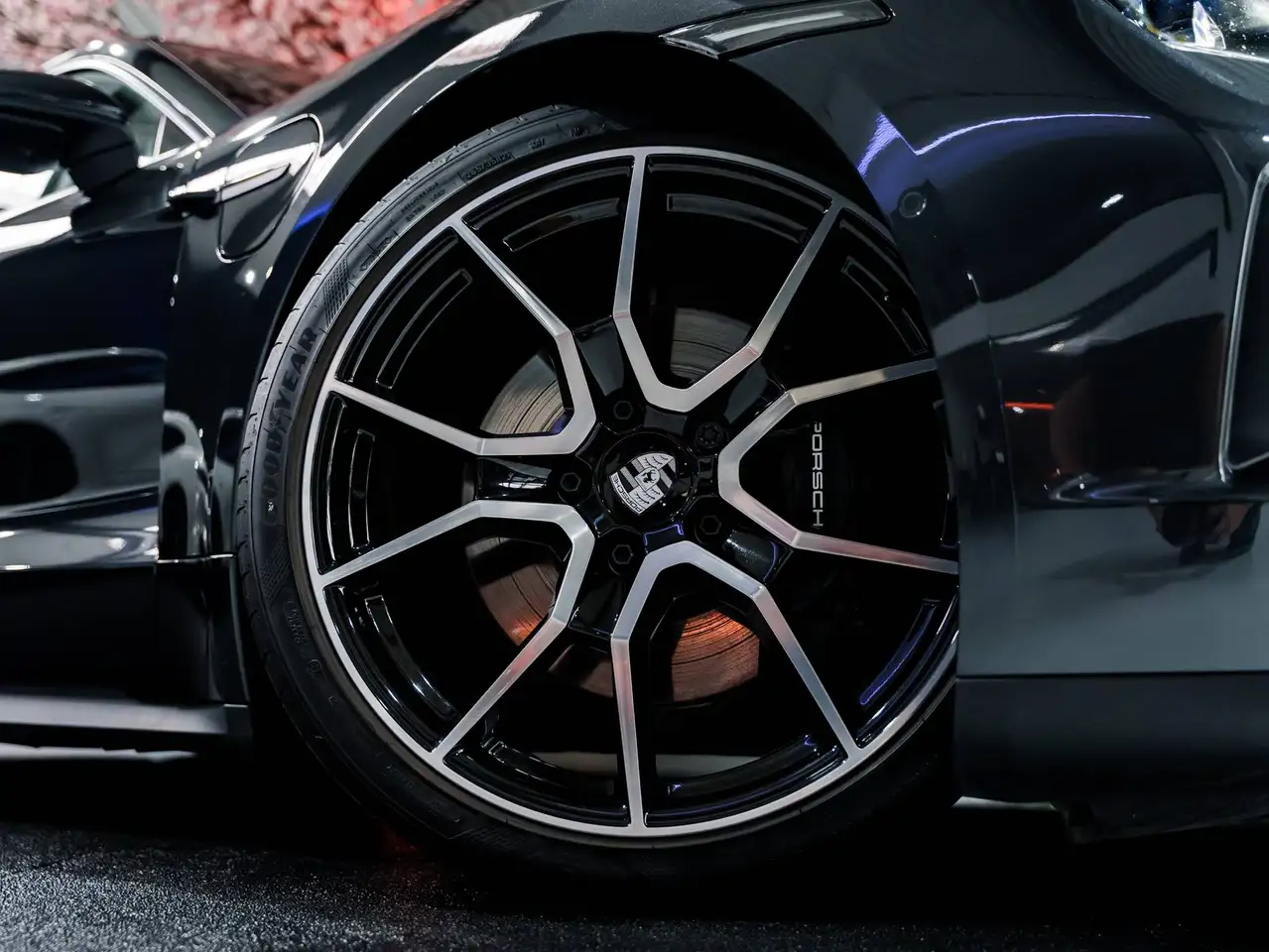 Porsche Taycan - 2