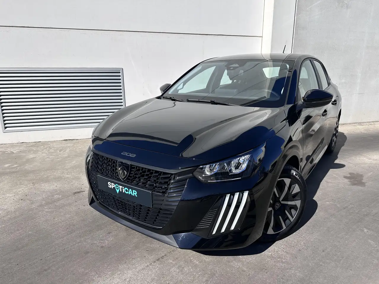 Peugeot 208 - 1