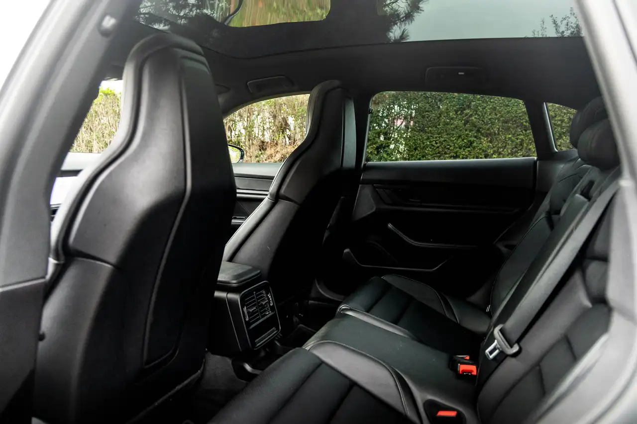 Porsche Taycan - 7