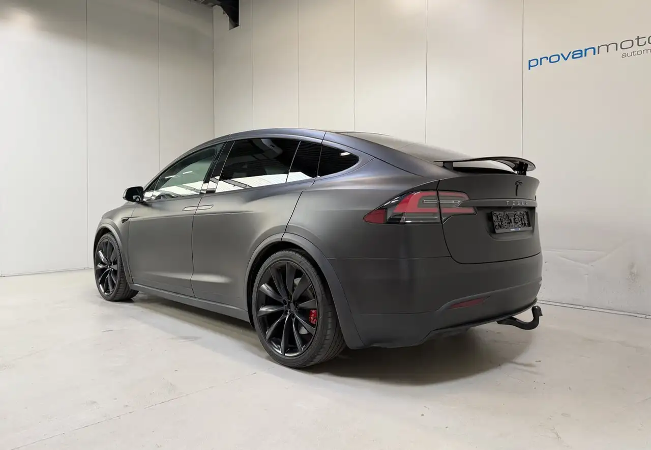 Tesla Model X - 6