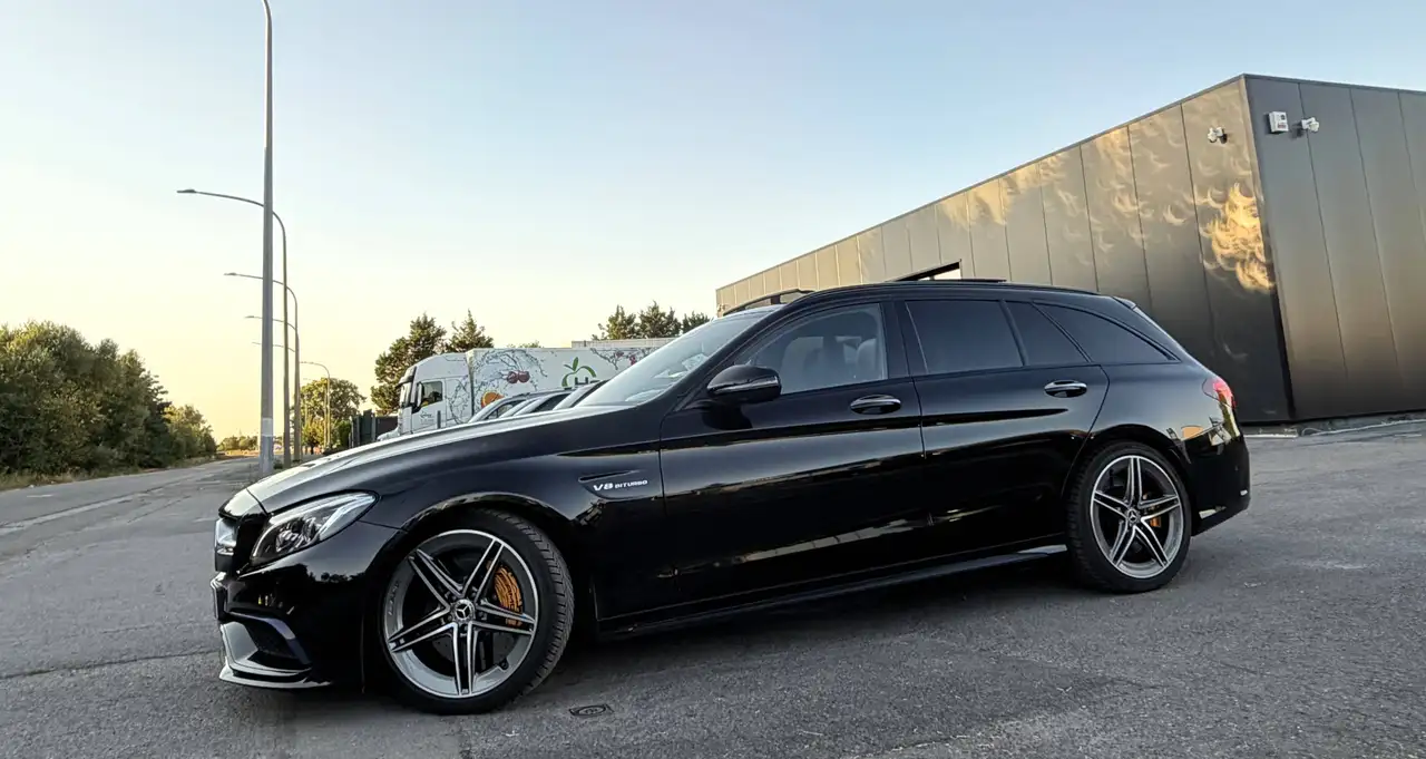 Mercedes-Benz C 63 AMG - 4