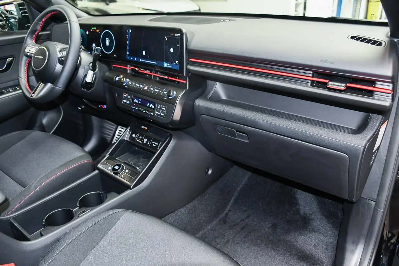 Hyundai KONA - 7