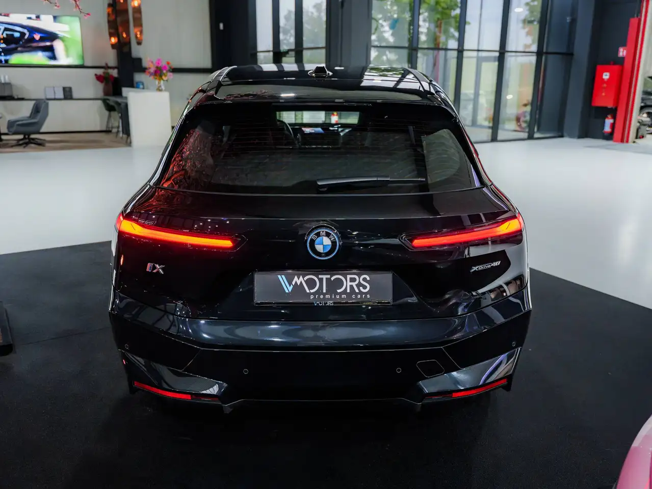 BMW iX - 5