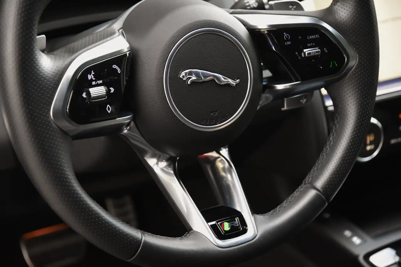 Jaguar E-Pace - 11