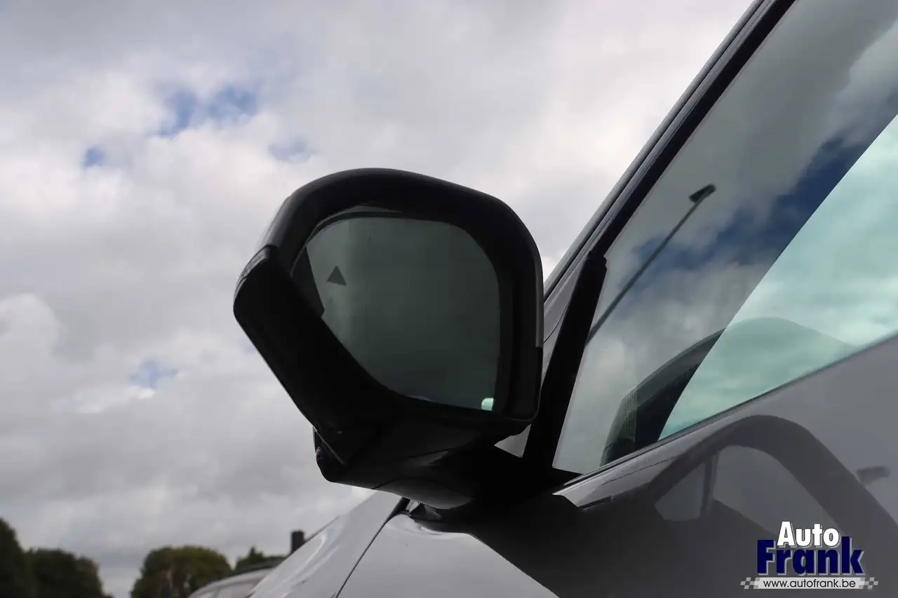 BMW iX3 - 12
