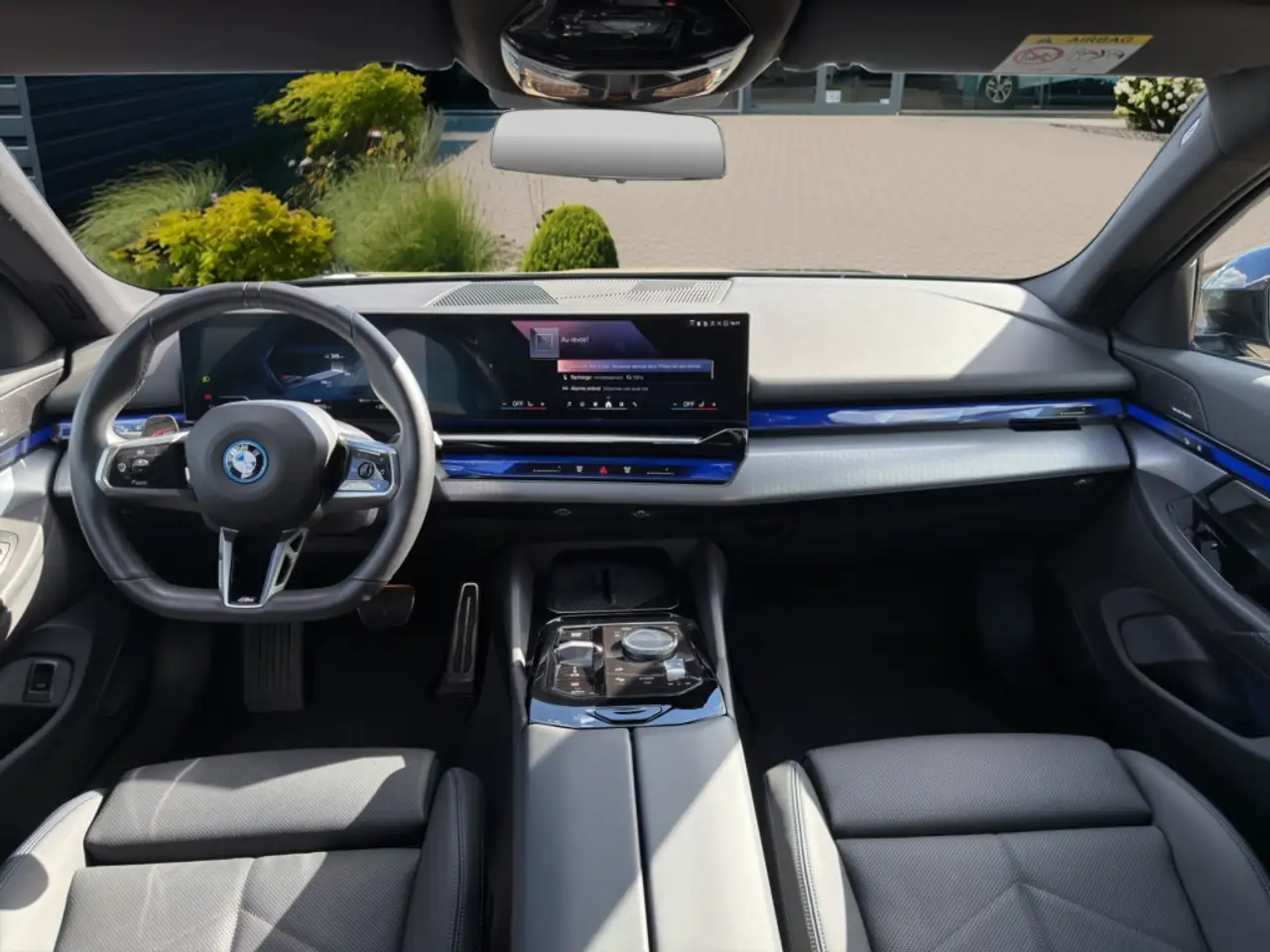 BMW i5 - 11