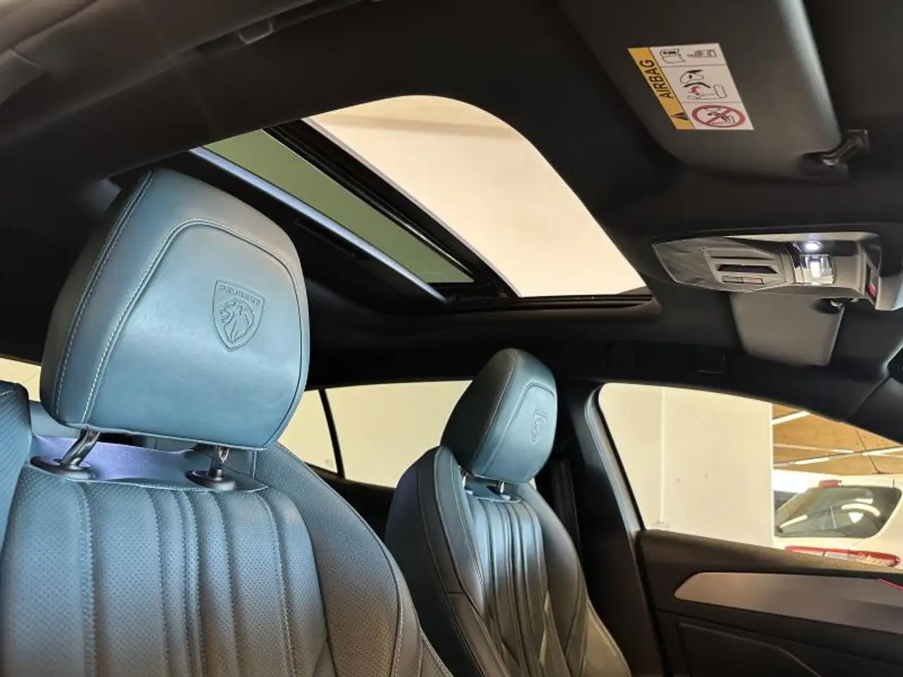 Peugeot 408 - 9