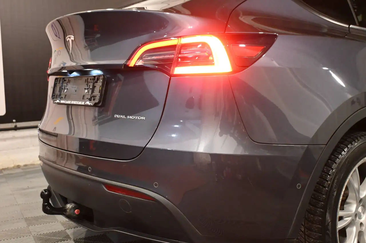 Tesla Model Y - 7