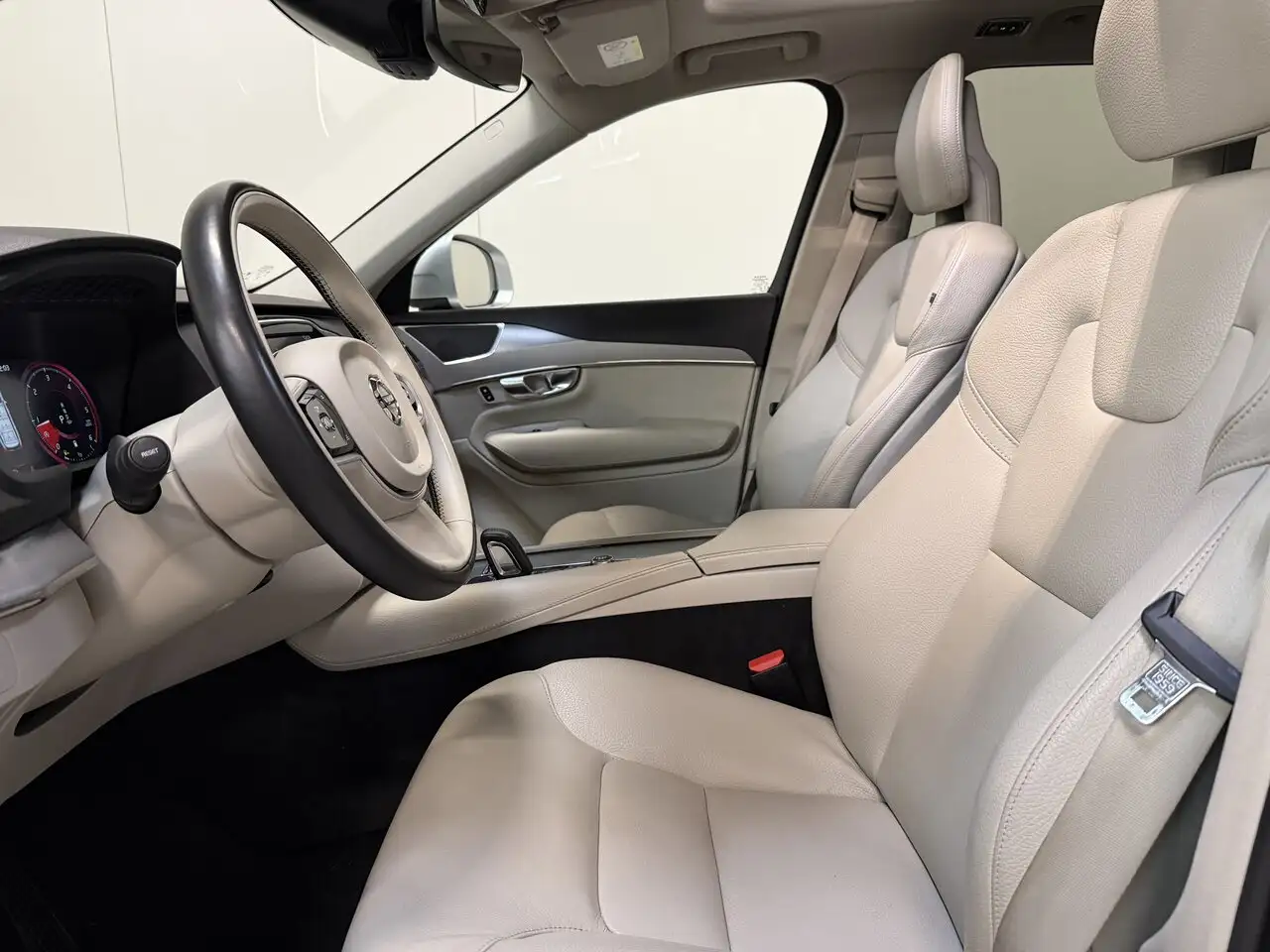 Volvo XC90 - 9