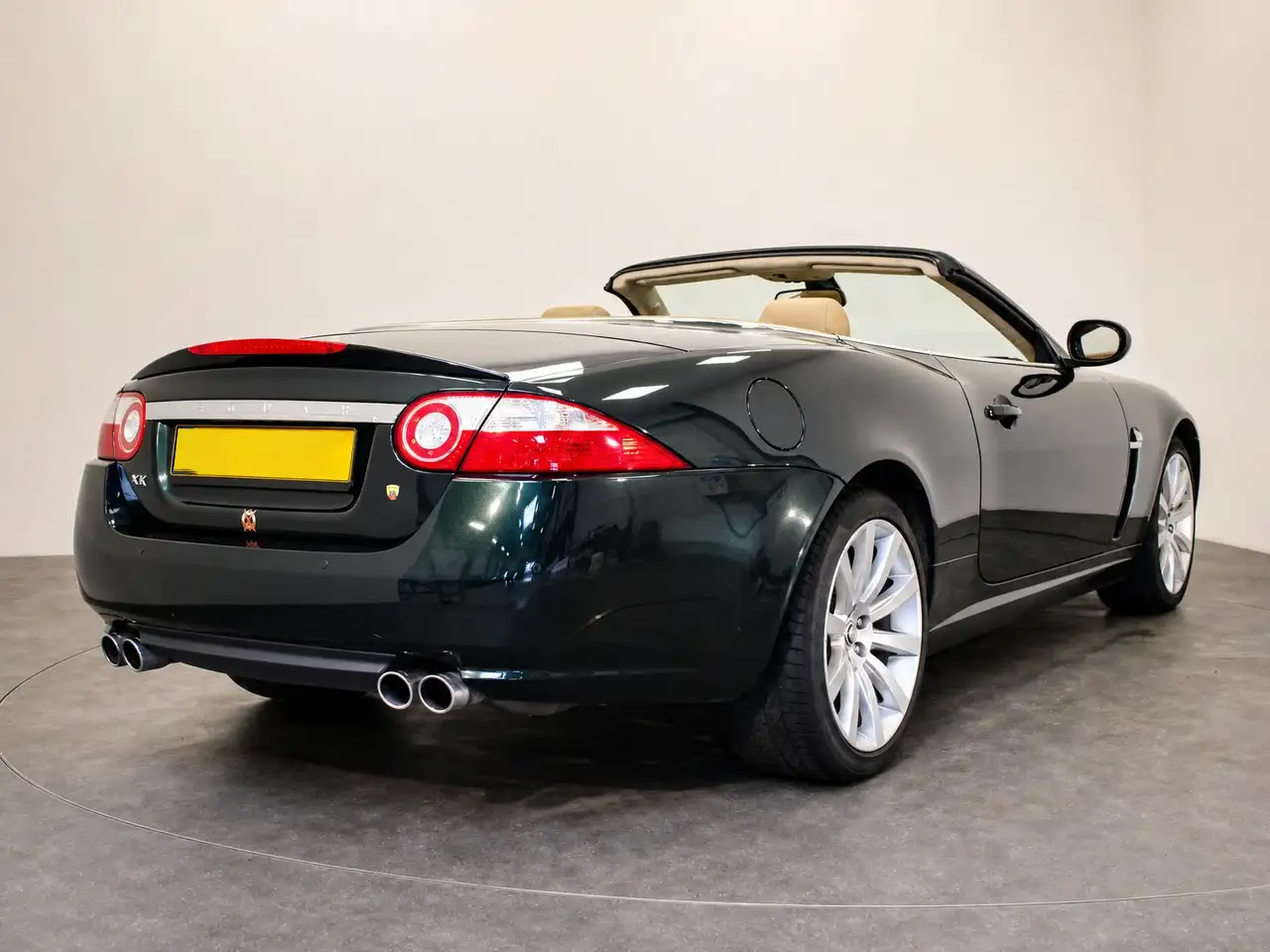 Jaguar XK - 6