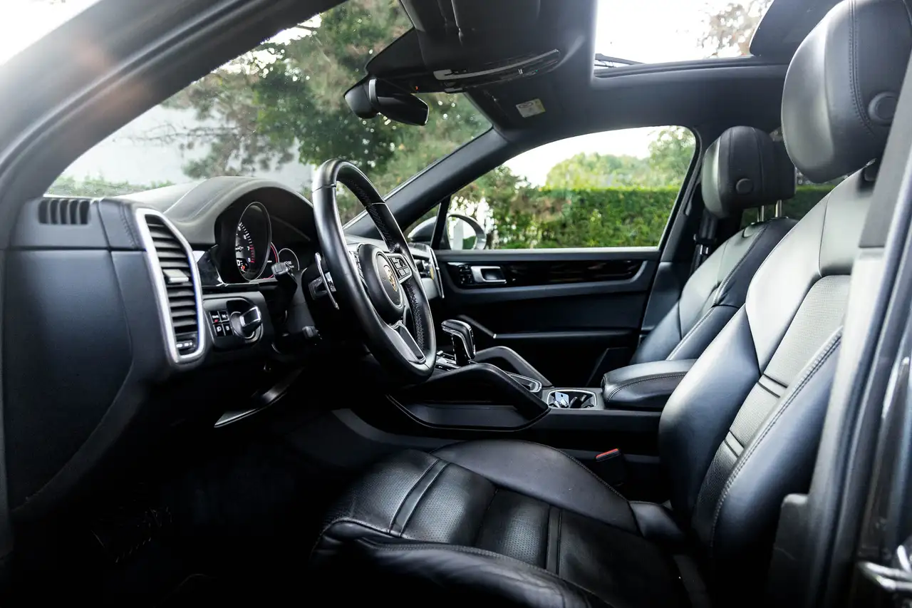 Porsche Cayenne - 5