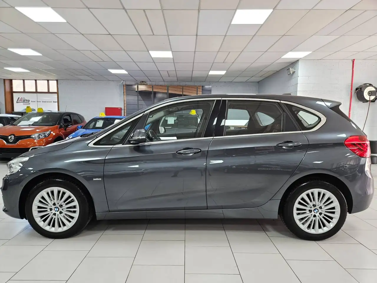 BMW 216 - 6