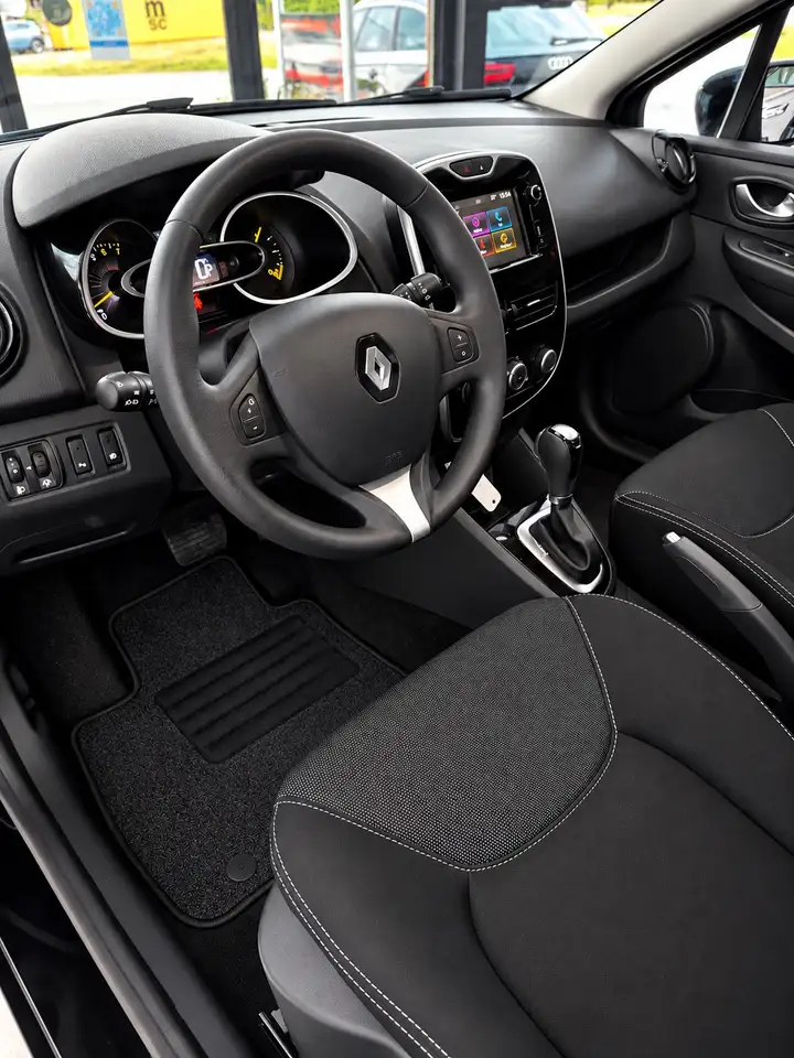 Renault Clio - 8