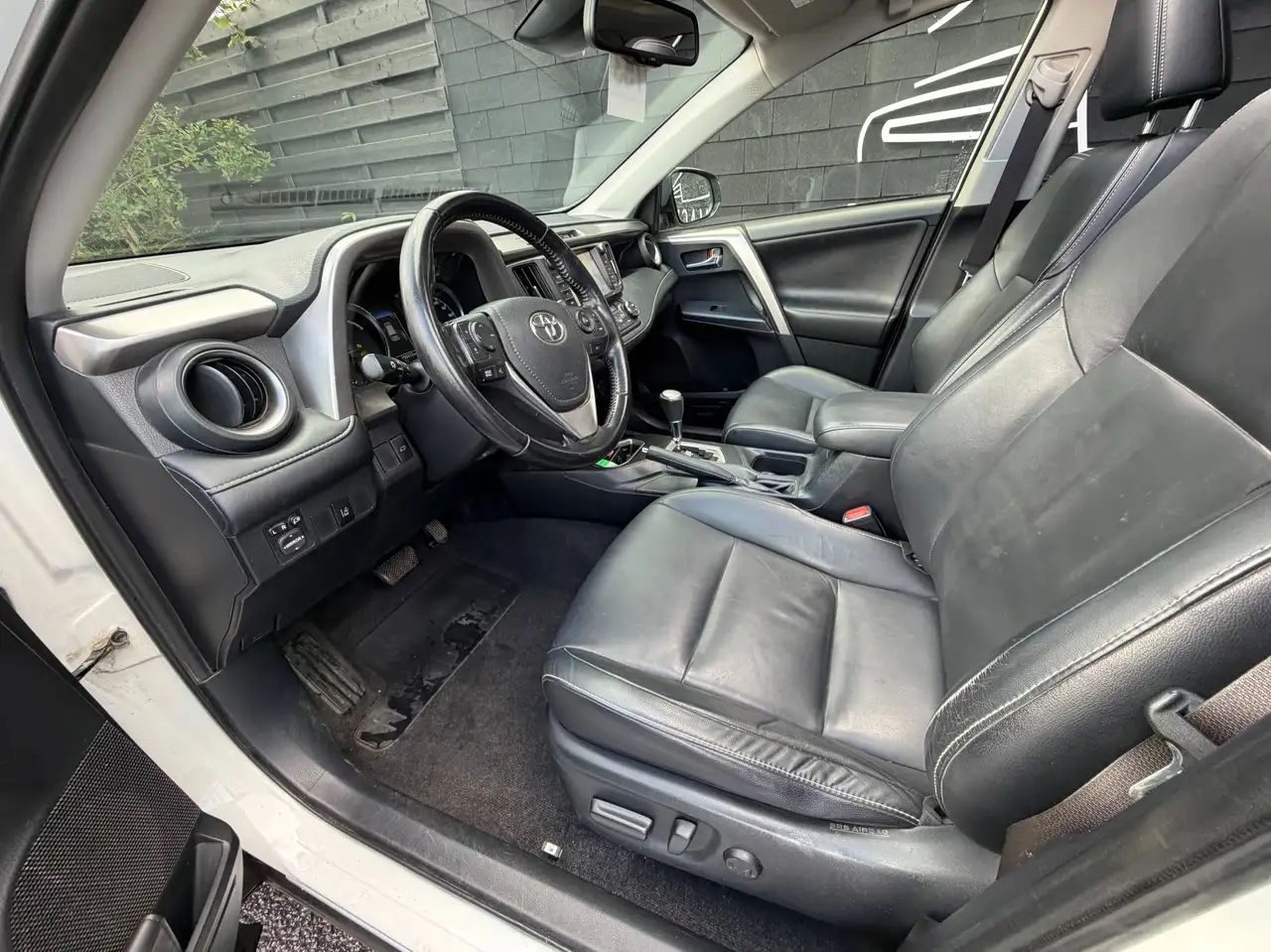 Toyota RAV4 - 6