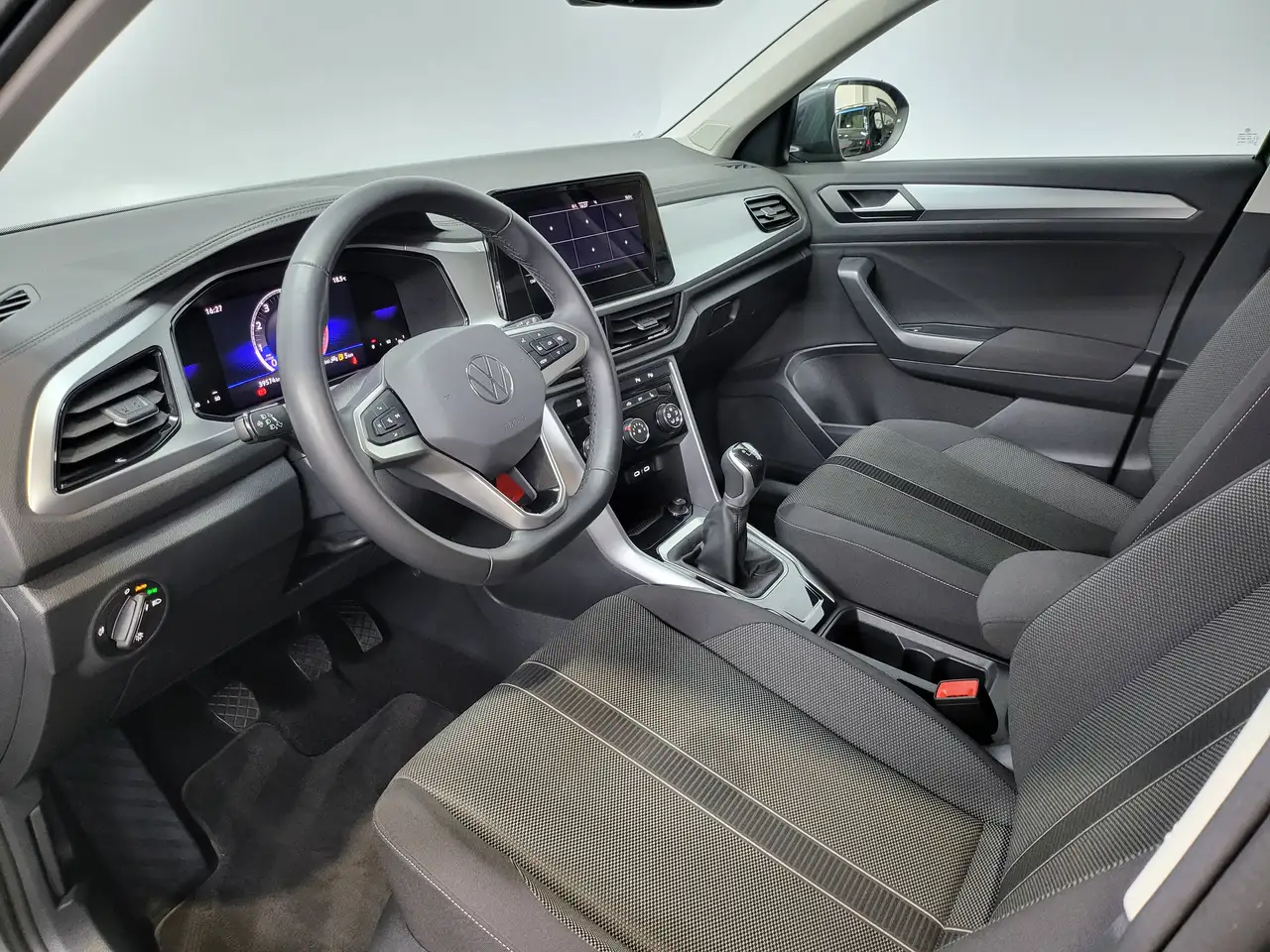 Volkswagen T-Roc - 11